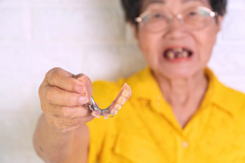 牙齒修復(fù)，不止這三種方法，你需要慎重選擇